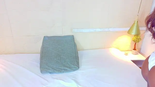 Shamiraa moore online show from April 8, 5:46 pm