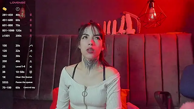 Snapshot of Alice_ch1 chatting on January 30, 7:04 pm Alice ch1 online show from January 30, 7:04 pm