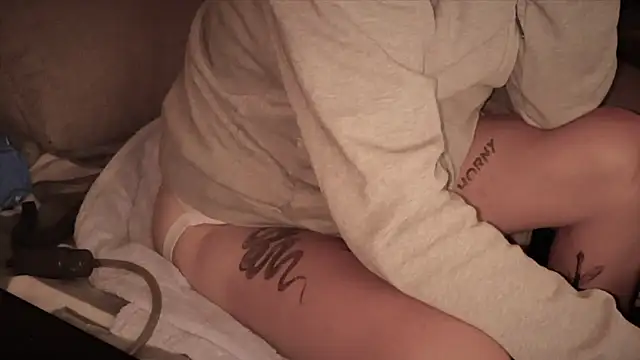 Snapshot of swissMen_DE chatting on December 21, 3:36 am swissMen DE online show from December 21, 3:36 am