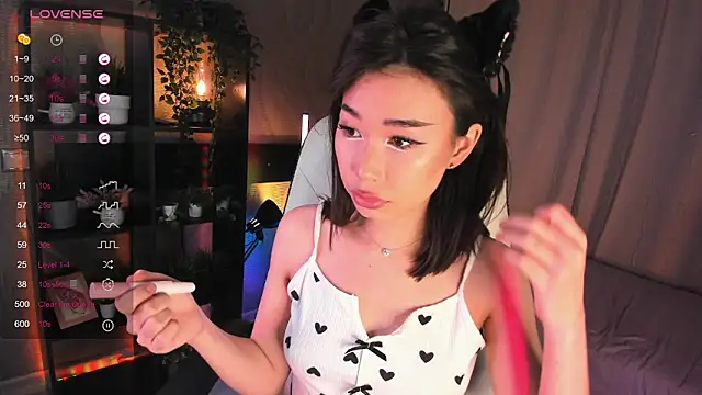 sensualily online show from November 14, 3:33 pm