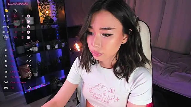 sensualily online show from December 13, 7:53 pm