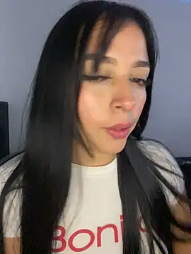 Snapshot of Loren_sexx6 chatting on February 5, 6:18 am Loren sexx6 online show from February 5, 6:18 am