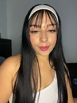 Snapshot of Loren_sexx6 chatting on February 9, 3:21 am Loren sexx6 online show from February 9, 3:21 am