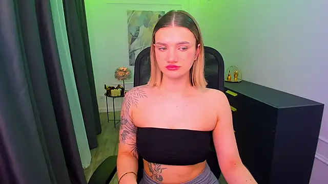 SelenaeMoore online show from March 14, 7:41 pm