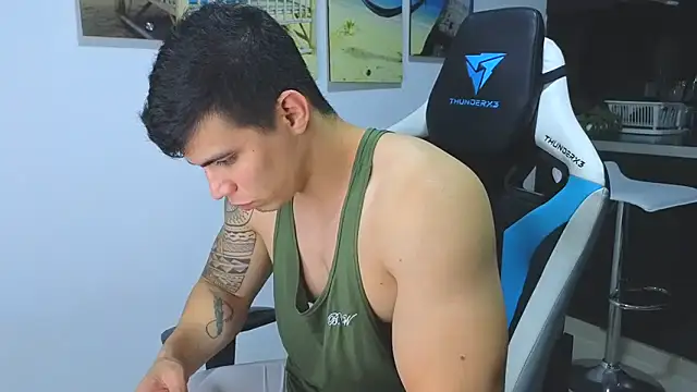 Snapshot of Ethanstill1 chatting on February 14, 2:50 am Ethanstill1 online show from February 14, 2:50 am