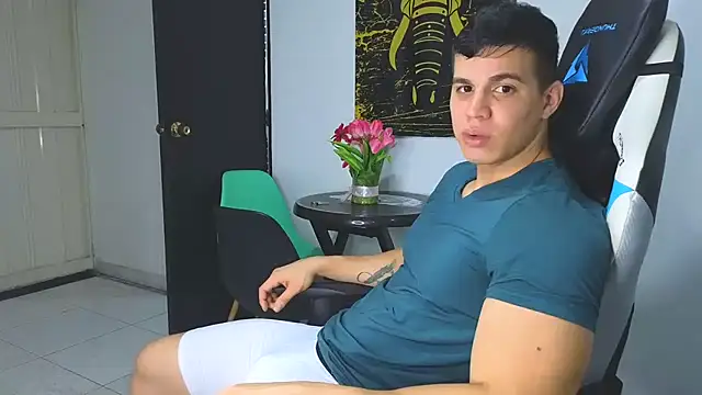 Snapshot of Ethanstill1 chatting on March 12, 3:24 am Ethanstill1 online show from March 12, 3:24 am