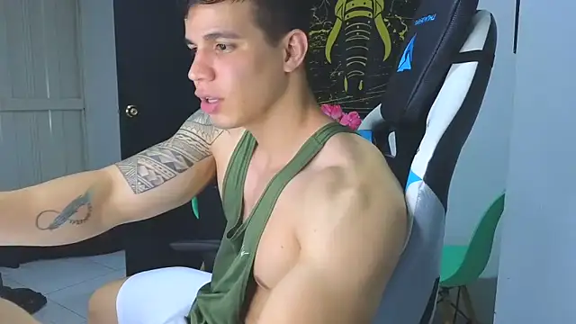 Snapshot of Ethanstill1 chatting on March 14, 3:04 am Ethanstill1 online show from March 14, 3:04 am