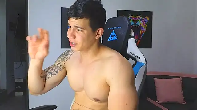 Snapshot of Ethanstill1 chatting on March 22, 3:20 am Ethanstill1 online show from March 22, 3:20 am