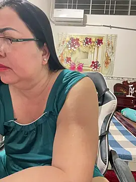 Snapshot of NDith chatting on March 22, 10:02 pm NDith online show from March 22, 10:02 pm