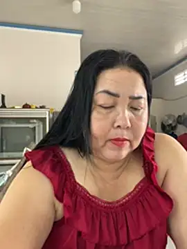 Snapshot of NDith chatting on April 13, 4:40 am NDith online show from April 13, 4:40 am