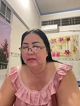 Snapshot of NDith chatting on April 13, 10:37 pm NDith online show from April 13, 10:37 pm