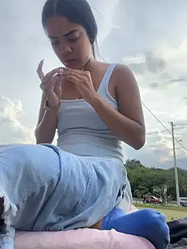 NAUGHTY LITTLE 18 online show from April 14, 10:05 pm