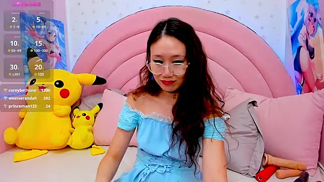 Nao  Chan  online show from February 14, 8:10 am