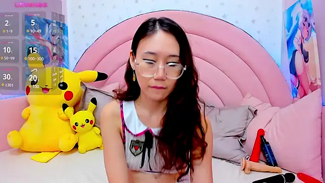 Nao  Chan  online show from March 12, 7:35 am