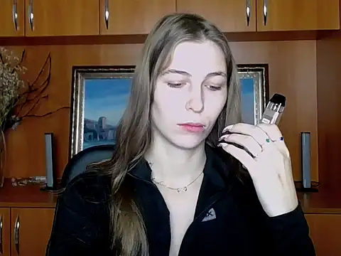 StrangerGi online show from November 29, 7:11 am