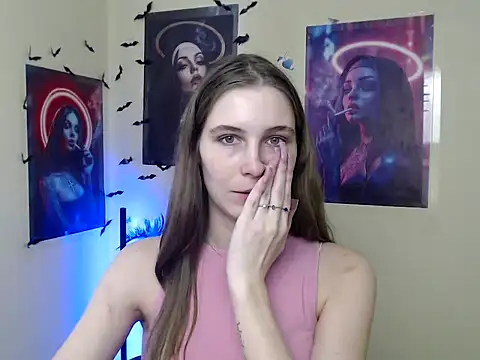 Snapshot of StrangerGi chatting on February 12, 12:44 pm StrangerGi online show from February 12, 12:44 pm