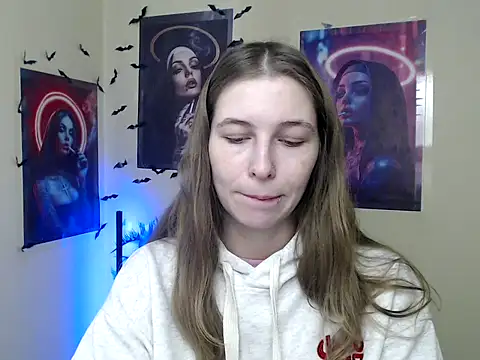 Snapshot of StrangerGi chatting on February 15, 7:05 am StrangerGi online show from February 15, 7:05 am