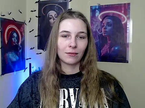 Snapshot of StrangerGi chatting on February 24, 12:58 pm StrangerGi online show from February 24, 12:58 pm