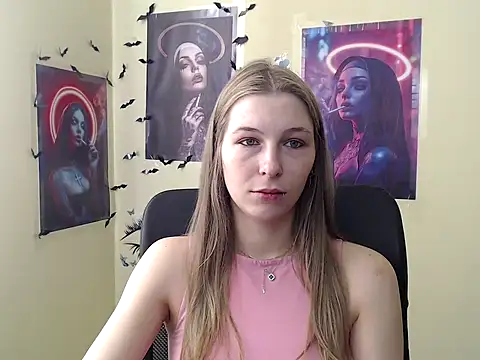 StrangerGi online show from April 3, 5:49 am