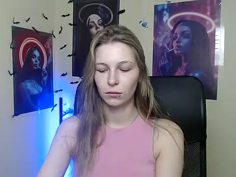 StrangerGi online show from May 19, 5:47 am