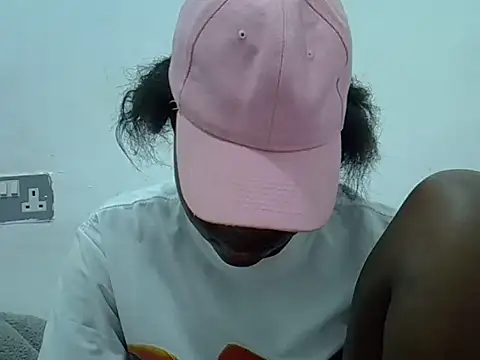 Snapshot of dirtyshowgirl chatting on May 12, 8:28 pm dirtyshowgirl online show from May 12, 8:28 pm