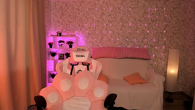 luna cross online show from March 23, 7:31 am