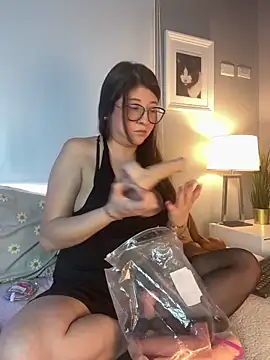 hannaasweet online show from February 11, 4:46 pm