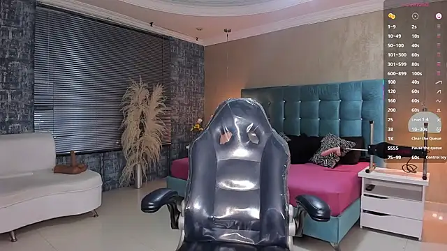 Snapshot of MelanieRioss chatting on September 21, 1:02 pm MelanieRioss online show from September 21, 1:02 pm