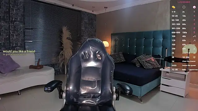 Snapshot of MelanieRioss chatting on October 9, 1:53 pm MelanieRioss online show from October 9, 1:53 pm