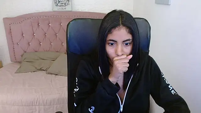 shaneelle online show from March 17, 9:12 am