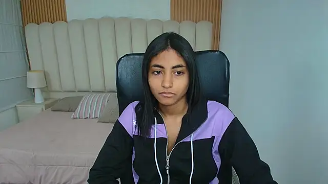 shaneelle online show from February 3, 6:40 am