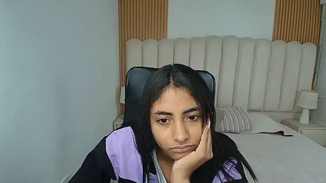 shaneelle online show from March 4, 3:01 am