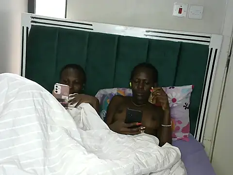 Snapshot of aphrodite_seduction chatting on December 22, 6:17 am aphrodite seduction online show from December 22, 6:17 am