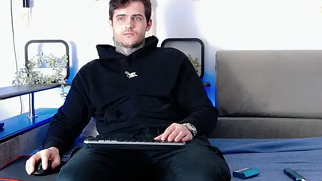 CarterCole online show from February 27, 8:06 am