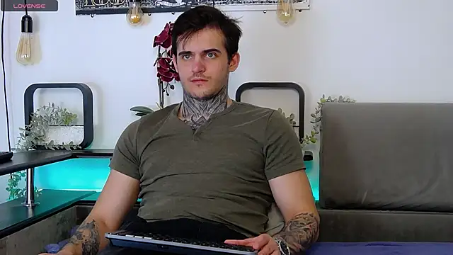 CarterCole online show from March 8, 11:37 am