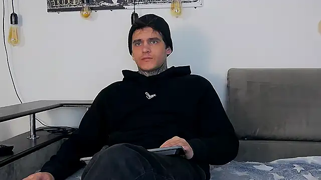 CarterCole online show from December 20, 10:00 am