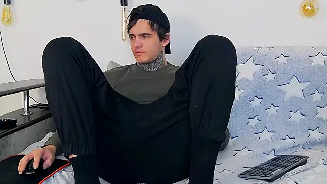 CarterCole online show from January 15, 12:10 pm