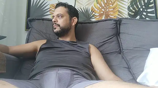 Snapshot of HornyBeachBoyBR chatting on January 27, 2:02 pm HornyBeachBoyBR online show from January 27, 2:02 pm