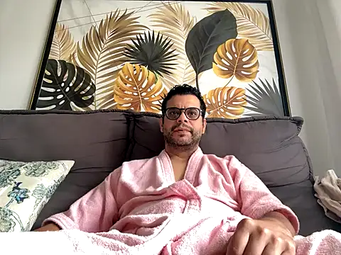 Snapshot of HornyBeachBoyBR chatting on June 1, 12:40 pm HornyBeachBoyBR online show from June 1, 12:40 pm