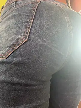 Snapshot of izanmiller2001 chatting on September 22, 5:48 pm izanmiller2001 online show from September 22, 5:48 pm