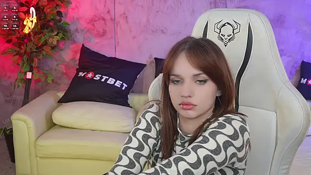 Brendi054 online show from December 13, 7:43 pm