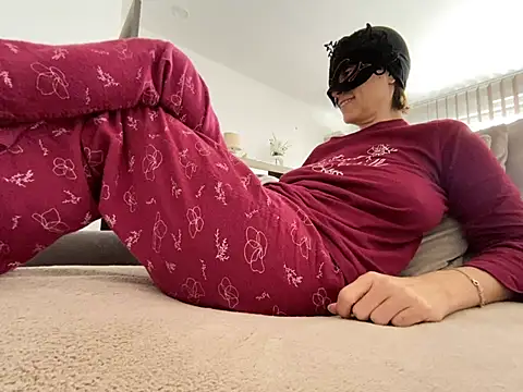 Marilou1983 online show from February 26, 1:19 pm