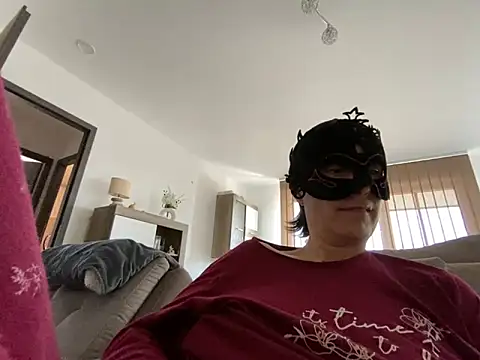 Marilou1983 online show from March 8, 12:30 pm