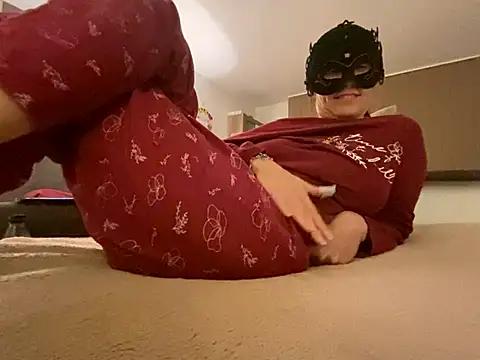 Marilou1983 online show from March 13, 9:37 pm