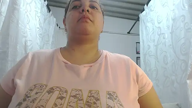 Snapshot of mia_donatto369 chatting on May 29, 1:09 pm mia donatto369 online show from May 29, 1:09 pm