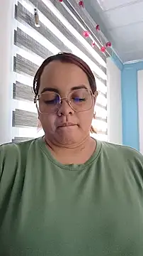Snapshot of mia_donatto369 chatting on July 8, 2:21 pm mia donatto369 online show from July 8, 2:21 pm