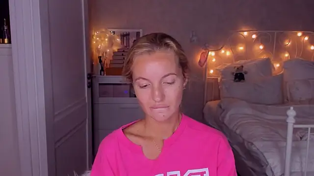 aestetick online show from October 6, 6:27 pm