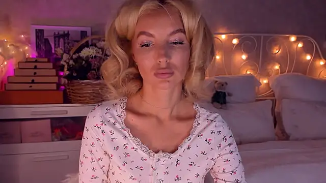 aestetick online show from December 22, 8:44 am