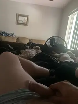 rocket8669 online show from April 5, 6:27 pm