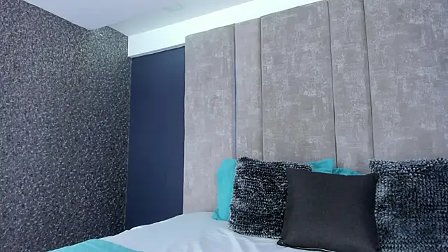 AmmyJones  online show from April 8, 7:14 pm